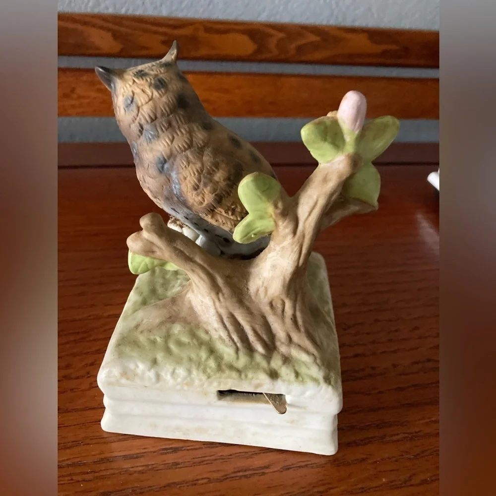 Vintage Gorham owl music box plays
